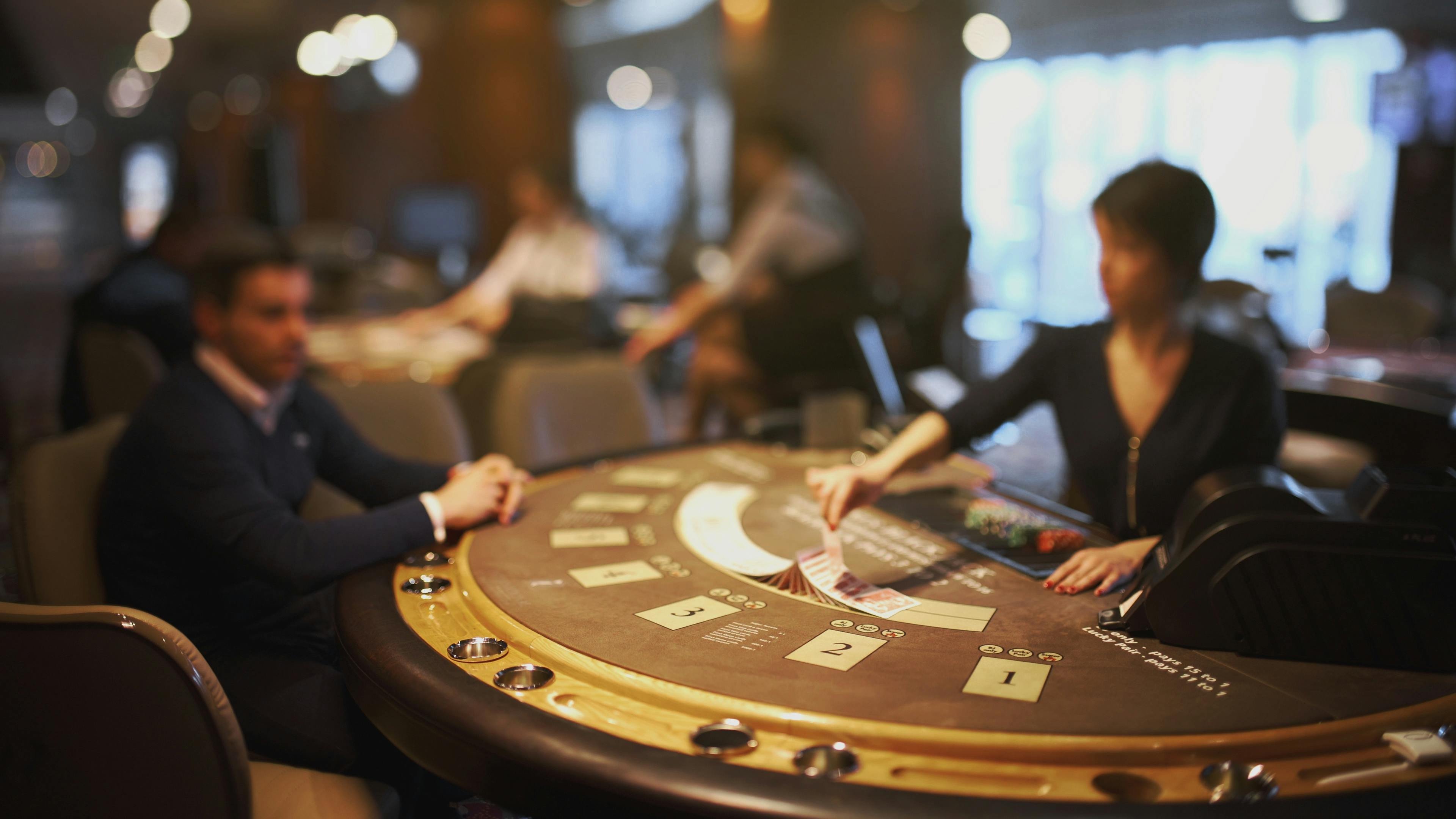 Dashboard promosi ace 777 menampilkan bonus sambutan, cashback mingguan, dan program referral untuk pemain Texas Hold'em Bonus